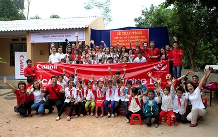 Để mỗi ngày ở lớp học vùng cao là một ngày vui - 3 Niềm vui của các bạn nhỏ ngày nhận phòng học mới