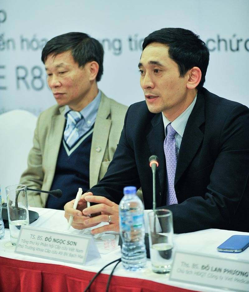 Những điểm nổi bật của Hội nghị quốc tế về y học cấp cứu 2015 - 2 PGS.TS Công Quyết Thắng - Chủ tịch Hội Gây mê Hồi sức Việt Nam và TS.BS Đỗ Ngọc Sơn,