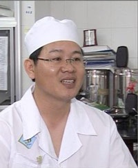 Nên đến bác sĩ nam
khoa để được tư vấn và điều trị