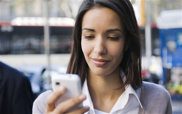 Điện thoại di động và sóng wi-fi có gây ung thư? - 2 Người bảo không