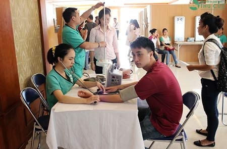 “Lộ diện” mầm bệnh nhờ… khám sức khỏe tổng quát - 1 Các doanh nghiệp tạo điều kiện cho nhân viên khám sức khỏe
hàng năm