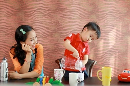 Cùng “Ốc” Thanh Vân kiểm chứng kem đánh răng ngăn axit từ đường - 2 Tình trạng răng miệng được đảm bảo, bé Coca của mẹ “Ốc” luôn
vui khỏe mỗi ngày