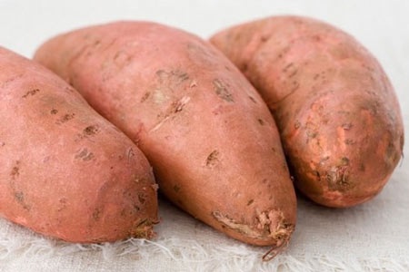 Dễ ngộ độc nếu ăn khoai lang có đốm đen - 1 Ảnh minh họa