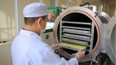 Lưu ý khi sử dụng sữa ong chúa trị nám da - 1 Công nghệ sấy đông khô giúp sữa ong chúa giữ
nguyên dưỡng chất và tăng thời gian bảo quản