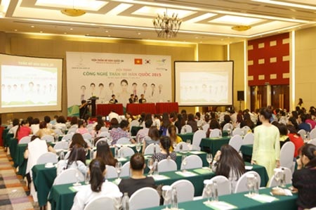 Bác Sĩ Nguyễn Phan Tú Dung - Người duy nhất nhận tác quyền Nâng mũi S line tại Việt Nam - 2 Bác Sĩ Nguyễn Phan Tú Dung - Người duy nhất nhận tác quyền Nâng mũi S line tại Việt Nam