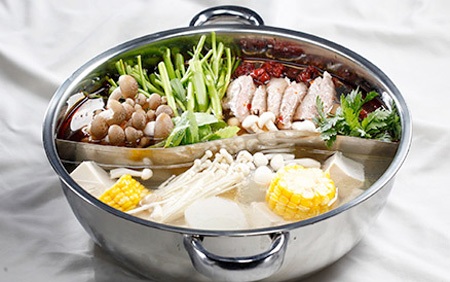 Cách ăn lẩu mùa đông không ngấy - 1 Nước dùng là
nước sôi hoặc thanh đạm