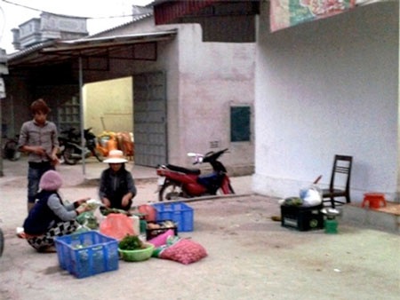 Thanh Hóa: Nuốt tim chó sống, 1 người đàn ông tử vong - 1 Khu vực tiệm tạp hóa nhà chị Xuyến, nơi ông C. nuốt tim chó
dẫn tới tử vong