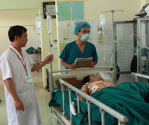 Cứu sống bệnh nhân bị vỡ tim do tai nạn giao thông - 1 96