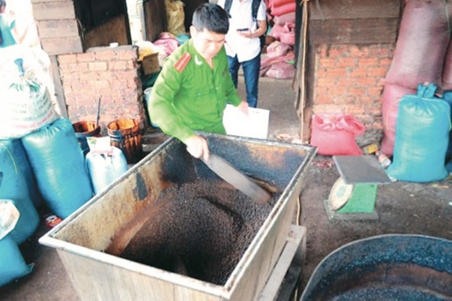 Bột bắp + hoá chất = Cà phê? - 1 Bột bắp + hoá chất = Cà phê?