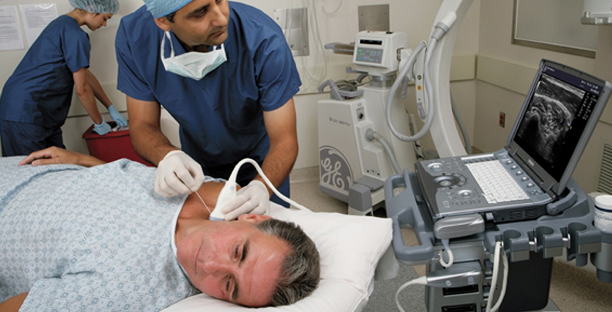 Siêu âm tuyến giáp sẽ phát hiện rõ tình trạng
viêm (Ảnh minh họa).