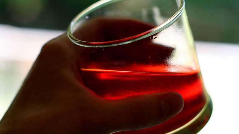 Giải nhiệt với 8 loại trà tốt cho sức khỏe - 4 Trà
hoa bụp giấm (Hibiscus)