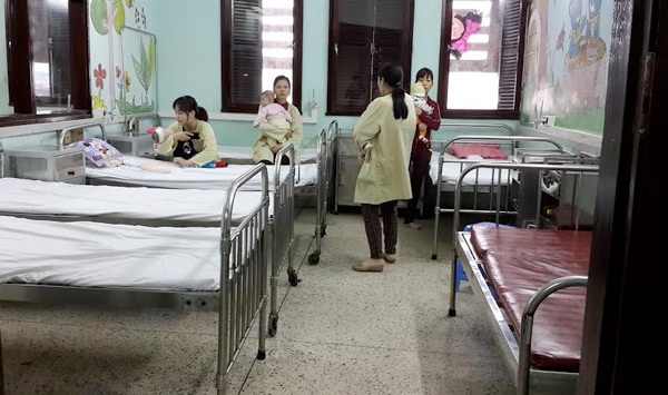 Bất ngờ thừa... giường bệnh ở 2 khoa “nóng” của Viện Nhi Trung ương - 1 Giường trống... tại khoa Hô hấp viện Nhi Trung Ương (ảnh chụp 15h20 ngày 30/1, Tác giả: TP)