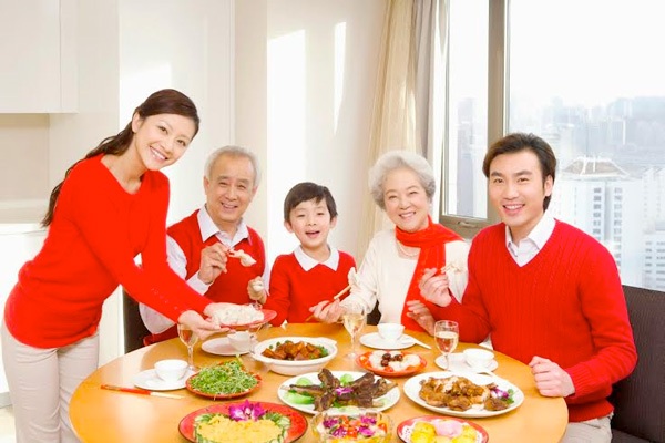 Vì sao khớp đau hơn trong ngày Tết? - 1 Chăm sóc xương khớp đúng cách để luôn khỏe mạnh trong dịp Tết