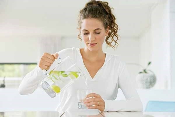 Bổ sung nước và các chất điện giải rất cần thiết với người bị
ngộ độc thực phẩm