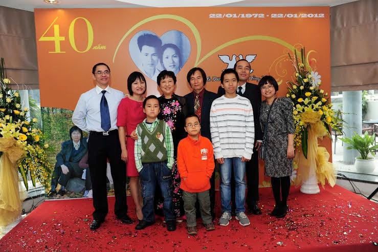 Niềm vui bất ngờ của nữ kỹ thuật viên “đảm việc nước, giỏi việc nhà” - 4 Gia đình hạnh phúc của bà Đào Hồng Vân