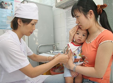 Mùa mưa chớ coi thường bệnh viêm não - 2 Tiêm vắc - xin phòng bệnh viêm não Nhật Bản là biện pháp
phòng bệnh viêm não hiệu quả