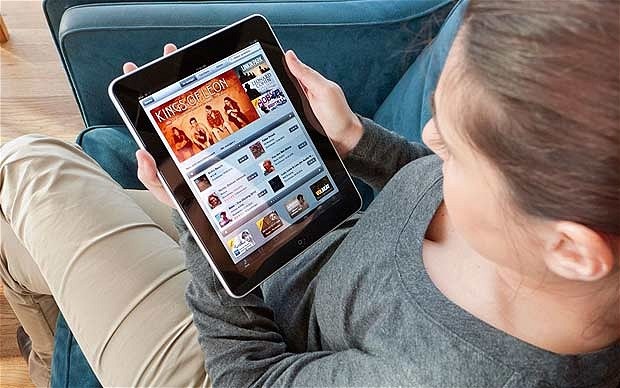 Tình trạng đau lưng và đau vai gáy tăng vọt ở “thế hệ iPad” - 1 Tư thế cúi lâu rất có hại cho sức
khỏe