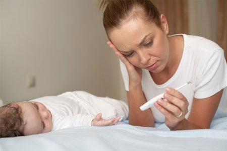 Nỗi khổ của các mẹ mùa con ốm - 1 Tránh
sai lầm khi con bị cảm cúm