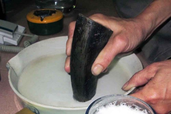 Nghèo cũng xài sừng tê: Muôn nẻo chữa bệnh - 2 Vì sao khỏi, khó xác
định
