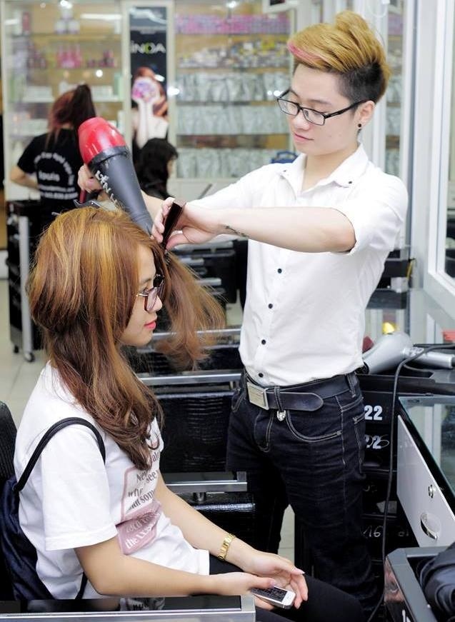 Dịch vụ làm tóc giá rẻ tại hà nội  Cắt  Tỉa  uốn  Nhuộm  Tẩy Bảo dưỡng  tóc hư tổn Chuyên nghiệp  Giấy dán tường