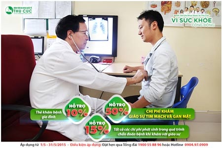 PGS.TS.BS
Nguyễn Văn Quýnh đang trực tiếp khám bệnh cho khách hàng