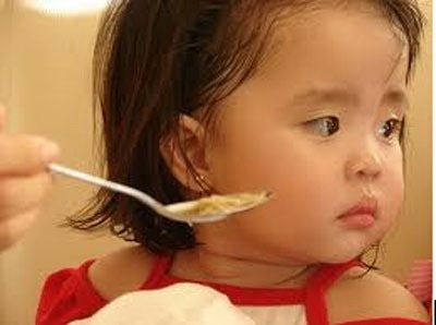 Tuyệt chiêu giúp trẻ hết biếng ăn ngày hè - 1 Tại sao mùa hè khiến bé biếng ăn