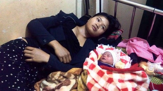 Sản phụ đẻ rơi trên xe công nông - 1 Sức khỏe chị Hyo và bé đã bình thường.