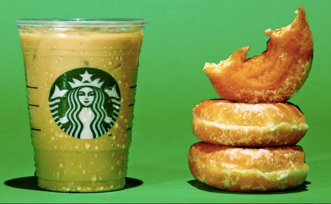 Có bao nhiêu đường trong đồ uống bạn ưa thích? - 14 Một ly Grand Starbucks Iced Flavour Latte với 2% sữa cùng siro sẽ chứa 28g đường.