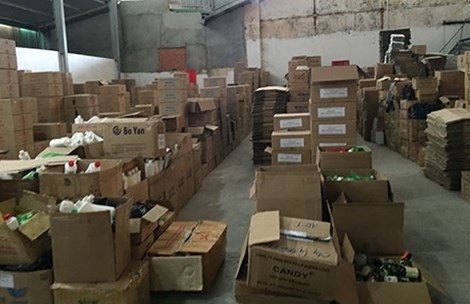 Bắt bốn kho mỹ phẩm dỏm ở TPHCM - 1 Bắt bốn kho mỹ phẩm dỏm ở TPHCM