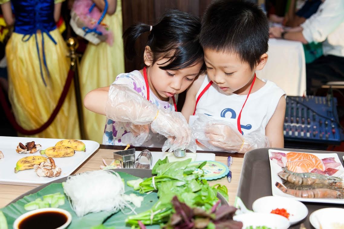 “Mẹ ơi! Con làm được” năm 2015 – Đấu trường cho Siêu Đầu Bếp nhí - 10 Hình ảnh trong
chương trình