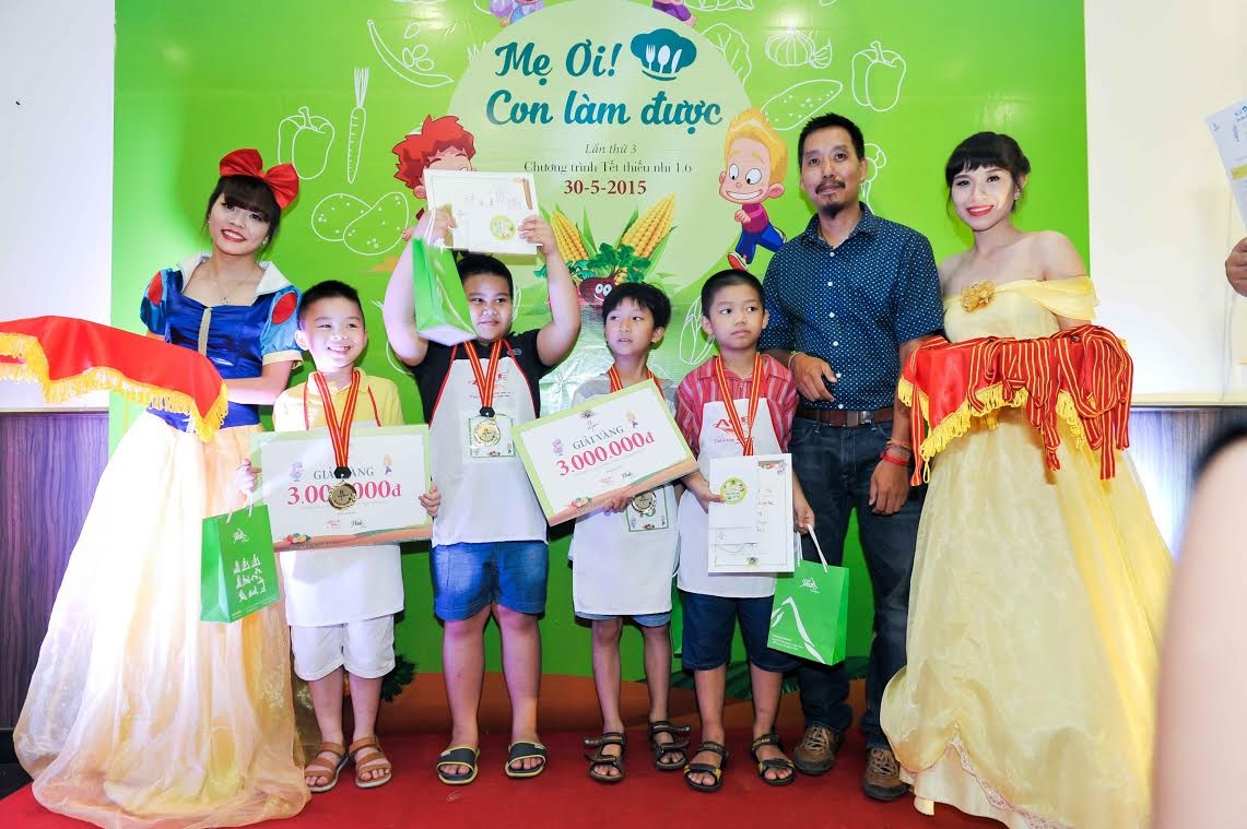 “Mẹ ơi! Con làm được” năm 2015 – Đấu trường cho Siêu Đầu Bếp nhí - 2 Giải Vàng