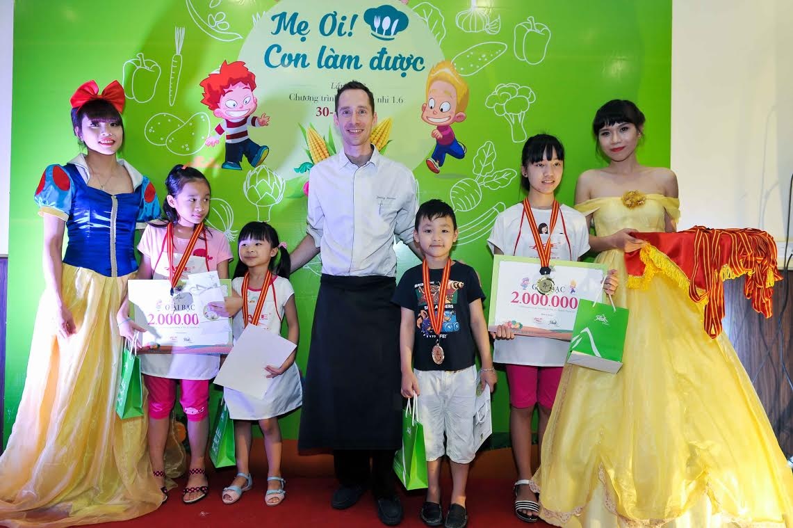 “Mẹ ơi! Con làm được” năm 2015 – Đấu trường cho Siêu Đầu Bếp nhí - 3 Giải Bạc