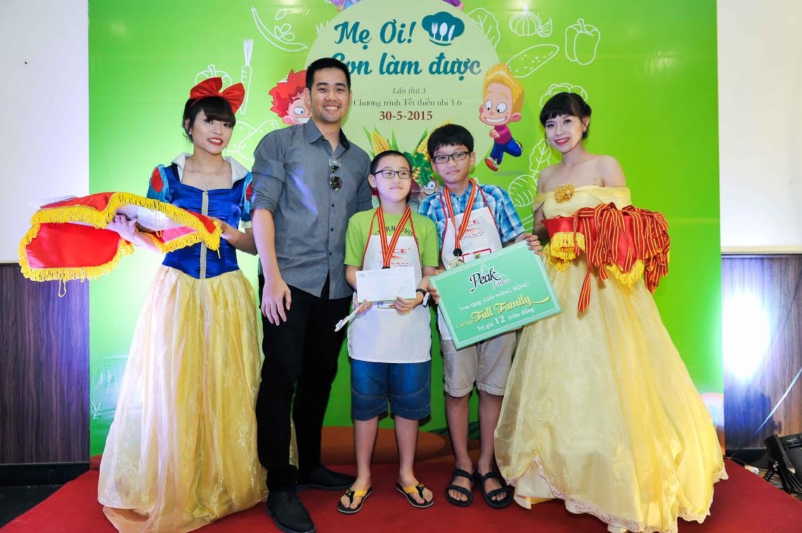 “Mẹ ơi! Con làm được” năm 2015 – Đấu trường cho Siêu Đầu Bếp nhí - 4 Giải Đặc
Biệt Peak Fitness