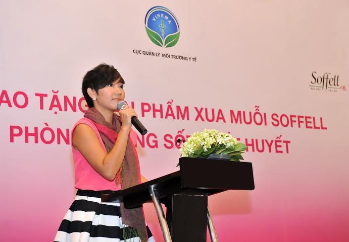 Soffelltặng 500.000 gói kem xua muỗi phòng chống sốt xuất huyết - 3 Bà
Carol Lai (Quản lý thương hiệu Soffell toàn vùng, tập đoàn Enesis)