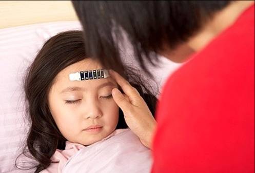 Nhận diện các bệnh nguy hiểm do vi rút ở trẻ ngày hè - 1 Đừng chủ quan với bệnh
do vi rút