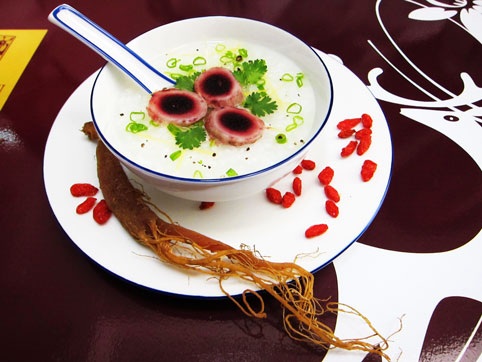 Làm hại con vì tẩm bổ yến sào, nhung hươu, sữa ong chúa - 3 Nhung hươu nai tuy bổ nhưng không phải ai cũng dùng được.