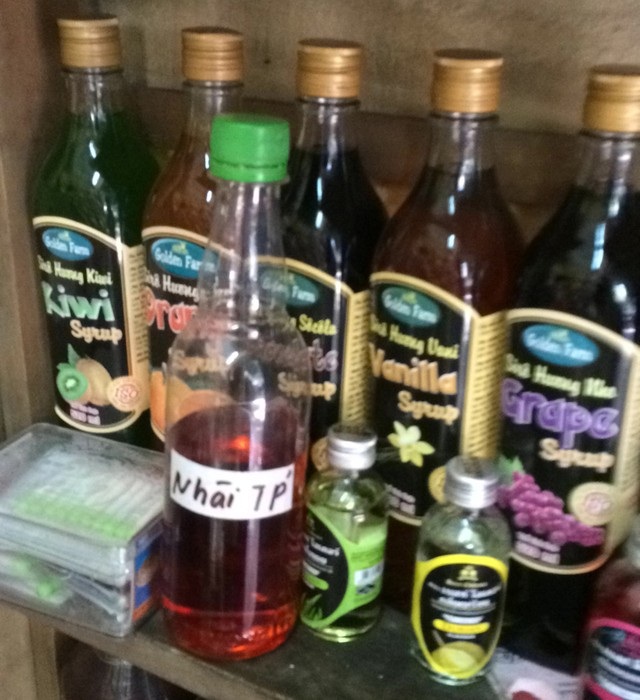 Trà chanh, xin hãy... tránh xa! - 2 Nửa chai
tinh chất nhài có giá 450.000 đồng.