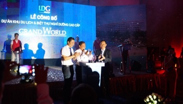 Phú Quốc có thêm dự án nghỉ dưỡng 5 sao - 1 Ban lãnh đạo LDG Group làm nghi thức công bố dự án Grand World