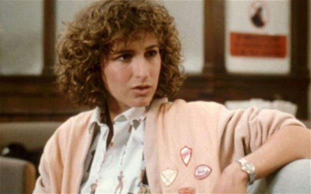 Phẫu thuật thẩm mỹ: Từ chiến trường tới phim trường và đời thường - 4 Jennifer Grey, trong phim Ngày nghỉ của Ferris Bueller,
trước khi sửa mũi