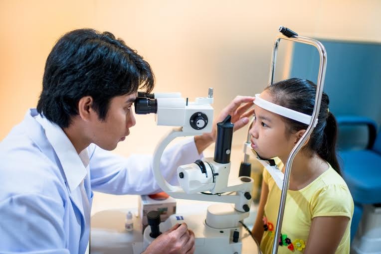 Hạn chế tăng độ khi bị cận thị - 1 Hạn chế tăng độ khi bị cận thị