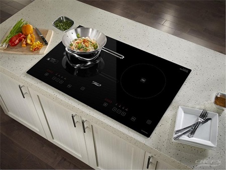 Hoa mắt trước "ma trận" bếp từ - 1 Bếp từ đang vào mùa được quan tâm