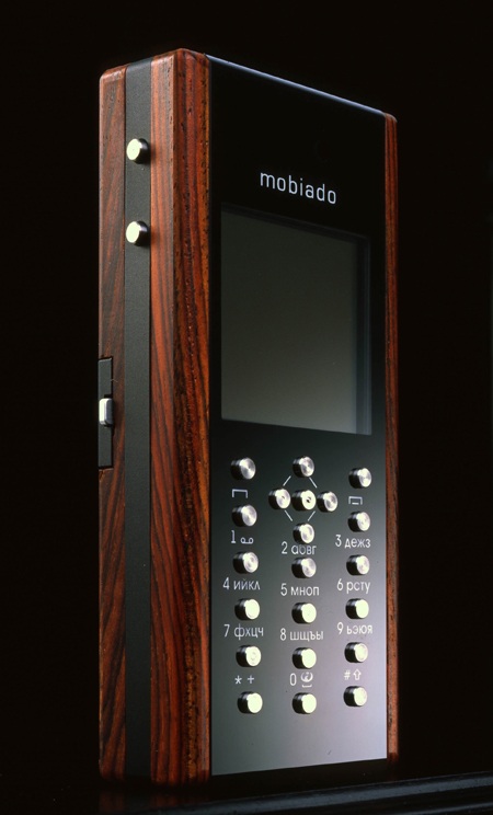 Chiêm ngưỡng điện thoại siêu sang “10 năm trong 1” của Mobiado - 1 P