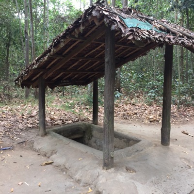 Thăm đường hầm kỳ diệu ẩn dưới lớp đất "cứng rắn lạ thường" - 6 Ổ chiến đấu của quân, dân Củ Chi.