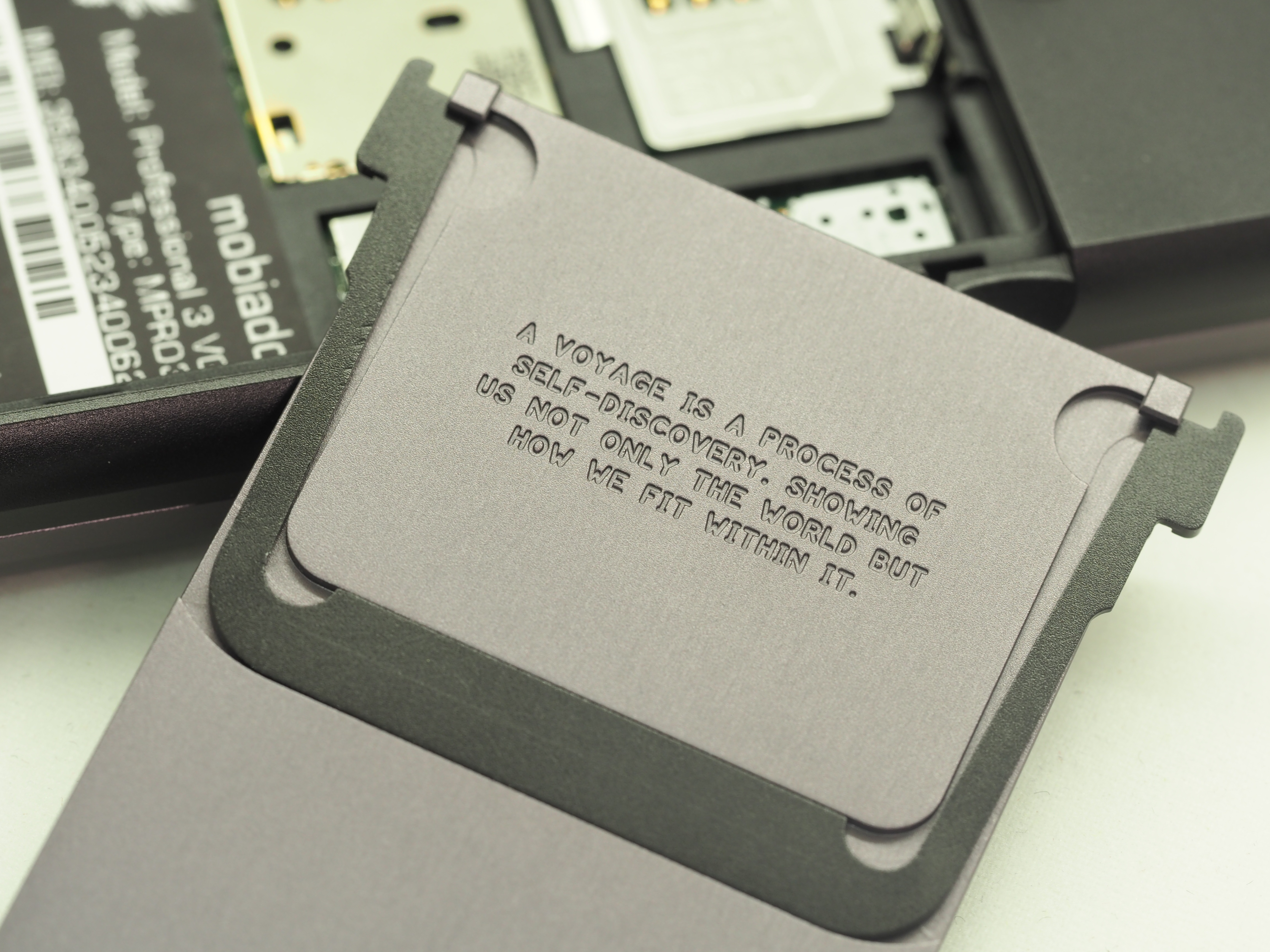 Mobiado ra mắt điện thoại du hành