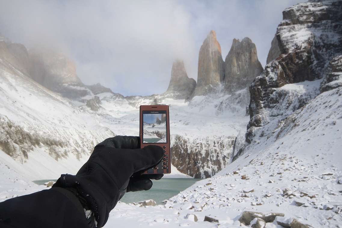 Mobiado là
hãng đầu tiên sử dụng sapphire vào chế tác điện thoại.