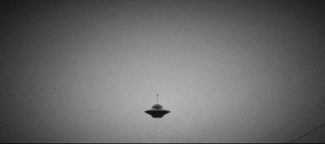 Vật thể bay không xác định làm náo loạn sân bay Đức - 1 UFO bay lởn vởn gần sân bay Bremen