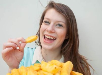 Cô gái chỉ ăn khoai tây chiên suốt 15 năm - 1 Hanna Little chỉ ăn khoai tây trong suốt 15 năm