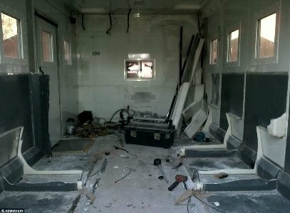 “Biến” xe tù thành nhà lưu động sang trọng