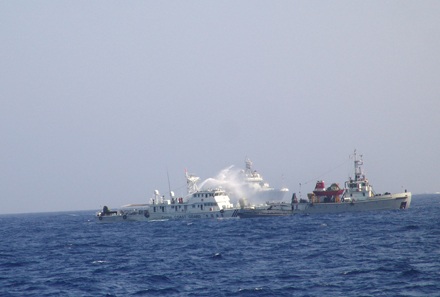 Tàu Trung Quốc giăng bẫy, tàu Kiểm ngư Việt Nam “đọc vị” - 1 Tàu Trung Quốc giăng bẫy, tàu Kiểm ngư Việt Nam