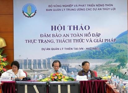 Vi phạm tại các công trình thủy lợi là vấn đề gây bức xúc - 2 Thứ trưởng Bộ NN&PTNT Hoàng Văn Thắng chủ trì hội thảo